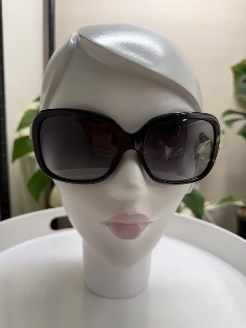 CHANEL Bow Sunglasses 5171-C Black w/ White Bow CC Logo – 60mm